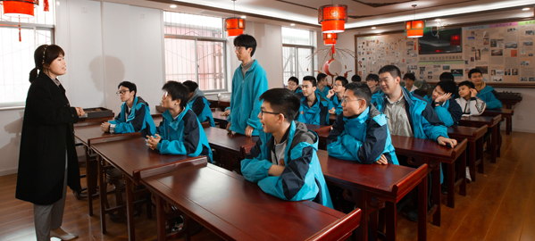 岐山 分类教学，因材施教，采取“一类一方案、一人一目标”的教学方法
