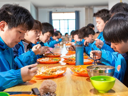 岐山学生用餐