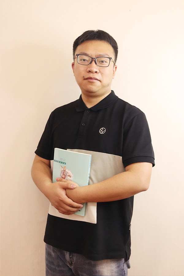 岐山杨斌 本科学历，毕业于西安航空学院